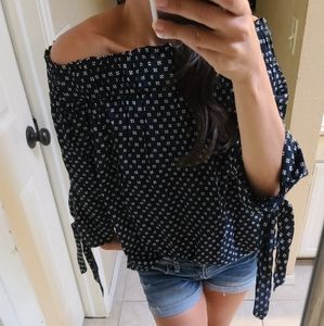 NWT! H&M Over shoulder 3/4 sleeve Top